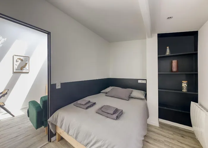 Cozy Studio Near Rer B